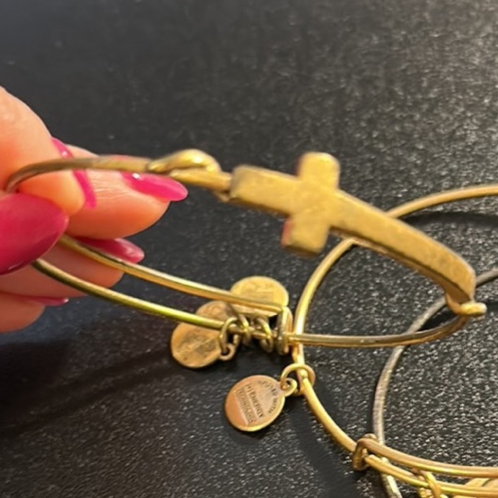 Cross bracelet